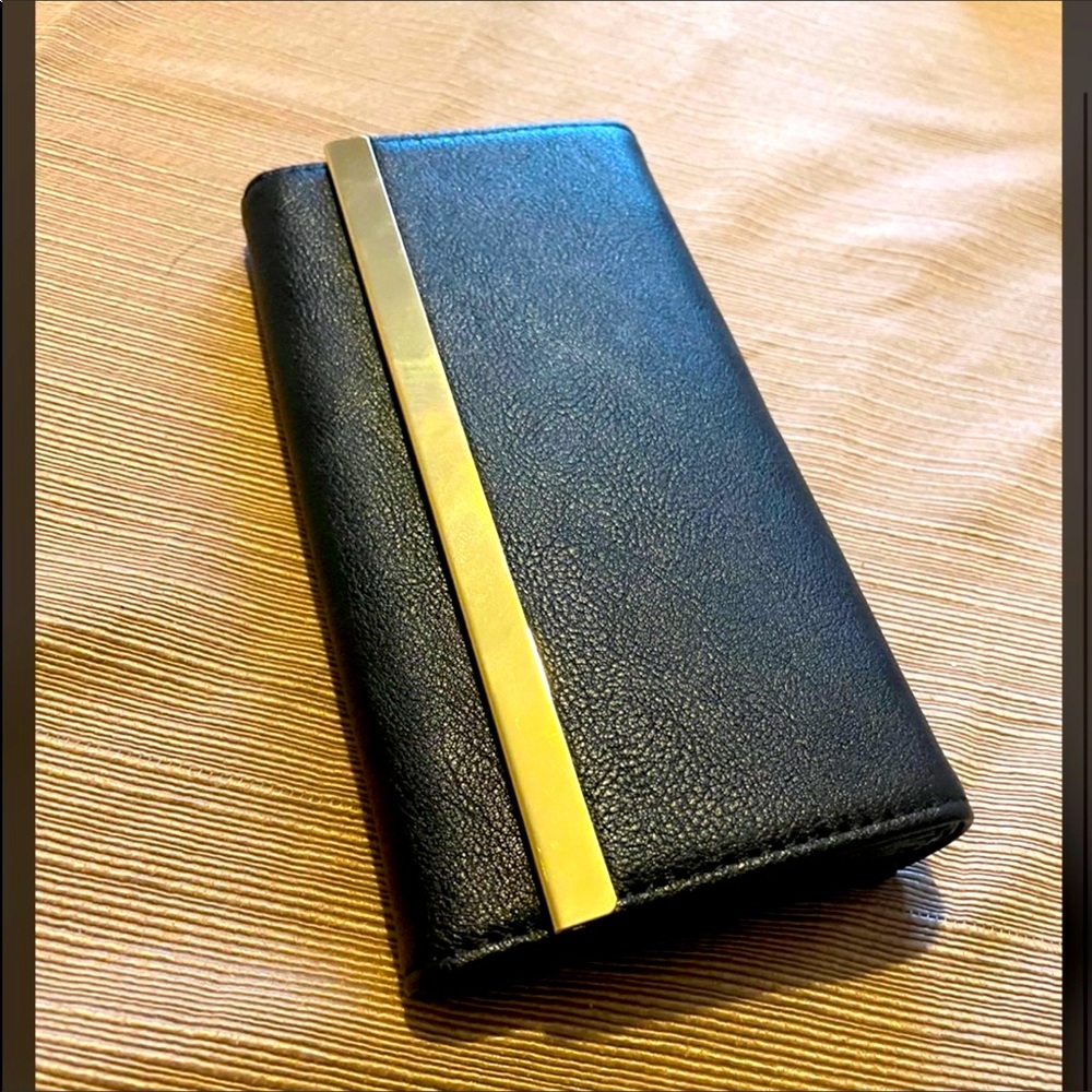Clutch wallet